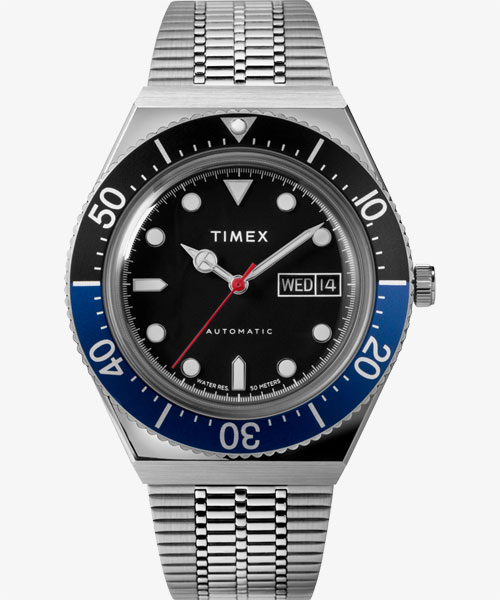 文字盤の色ブラック系新品TimexM79自動巻きブラック/ブルーベゼルバットマン・カラー国内正規品